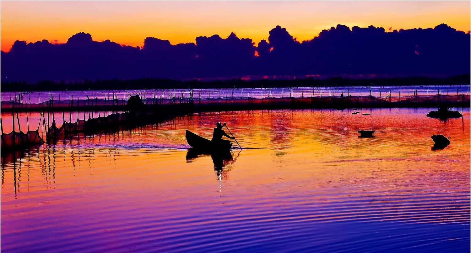 Hoàng hôn trên Đầm Ô Loan
