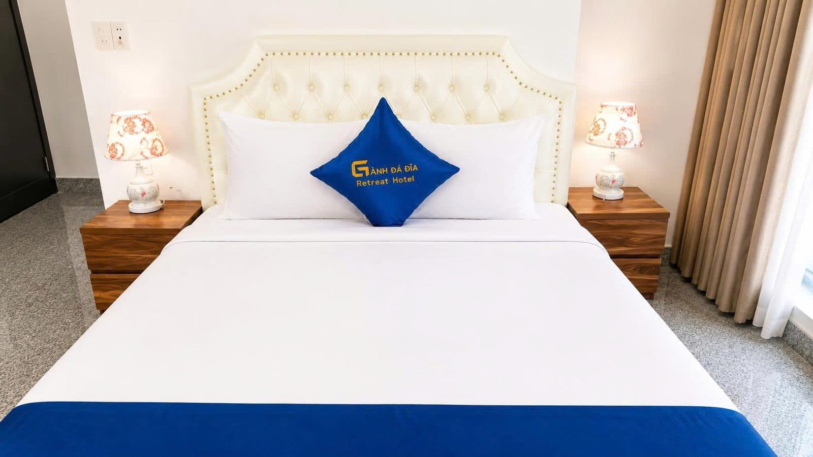 Phòng Gia Đình Hướng Biển — Giường lớn êm ái